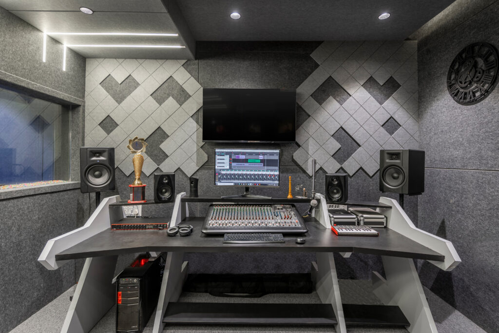 Our Studio master 3 (1)